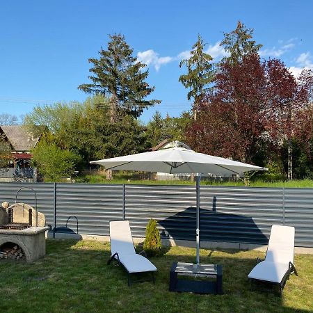 Villa Lipi - Home Away From Home Balatonszárszó المظهر الخارجي الصورة