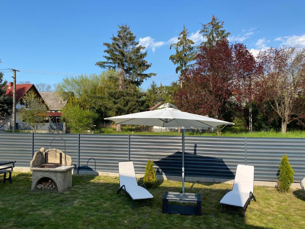 Villa Lipi - Home Away From Home Balatonszárszó المظهر الخارجي الصورة